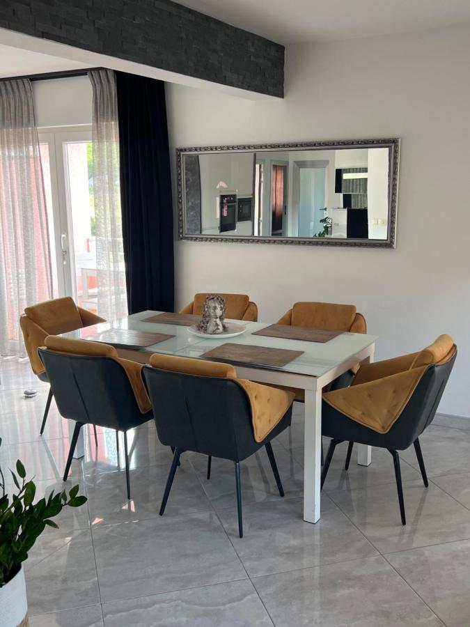 Cosic Apartment *
