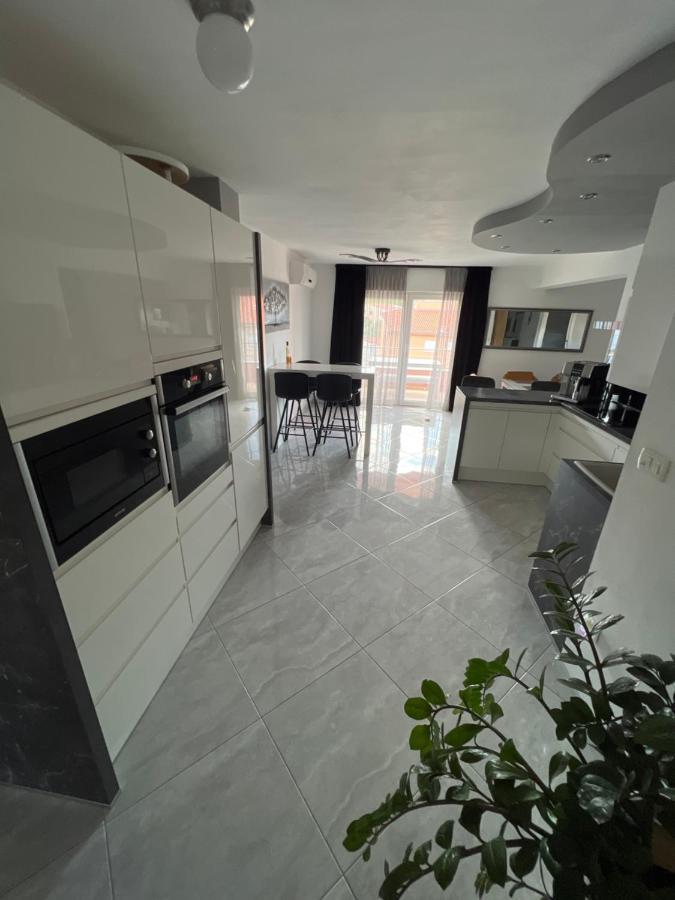 Cosic Apartment *